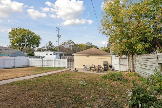 3532 Longfellow Ave, Minneapolis, MN 55407 - view of yard featuring a patio