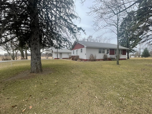 view of front of property with a front yard