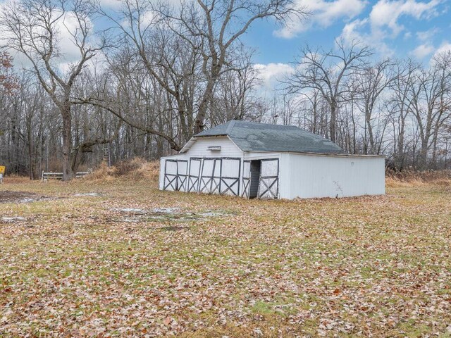 view of outdoor structure