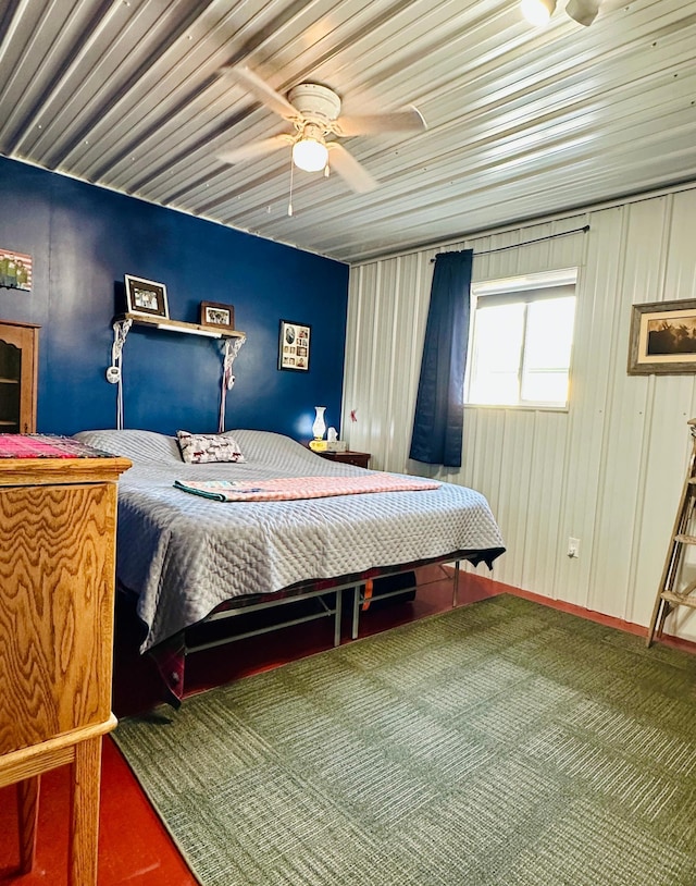 bedroom featuring a ceiling fan