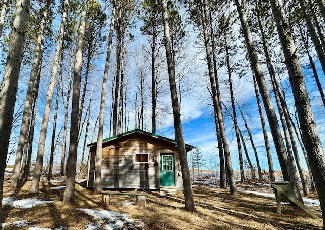 view of outbuilding with an outbuilding