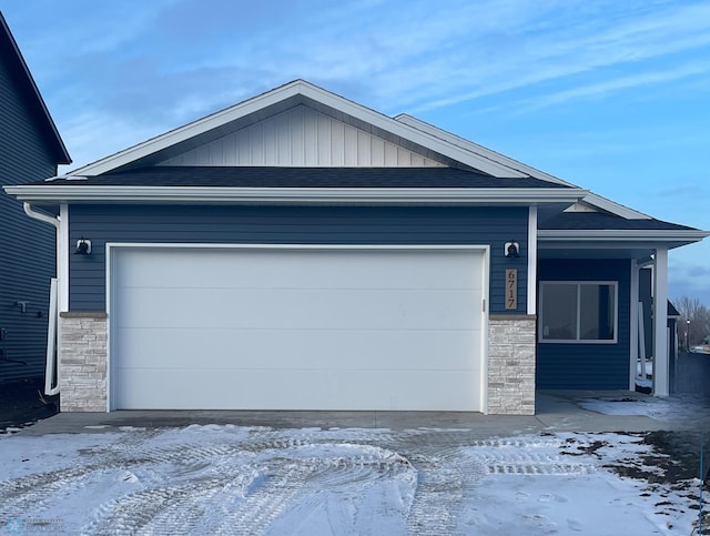 view of front facade with a garage