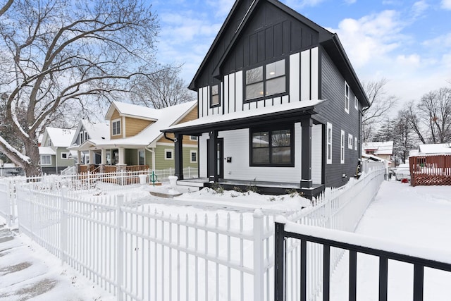 view of front of home with covered porch