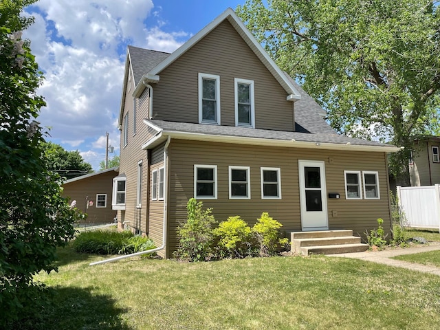 111 5th St, Montevideo, MN 56265 - view of front of home featuring a shingled roof
