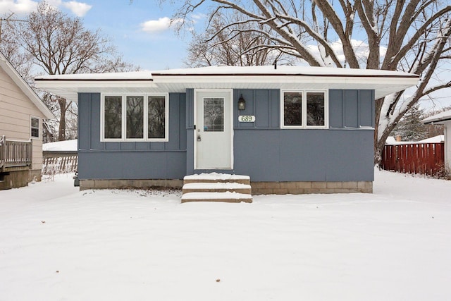 view of front of property