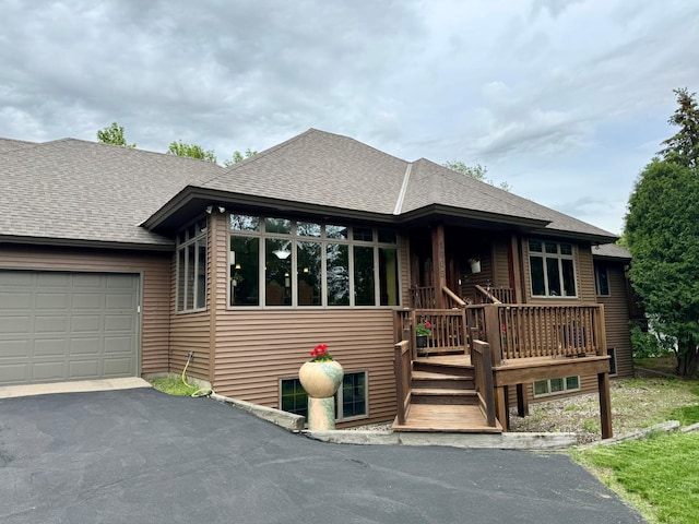 view of front facade with a garage