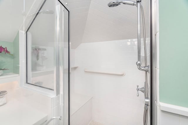 2328 3rd St, Duluth, MN 55812 - bathroom featuring a stall shower