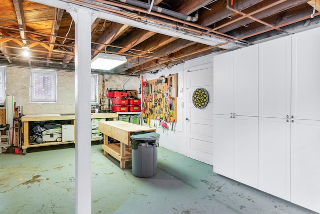 2328 3rd St, Duluth, MN 55812 - basement with a workshop area