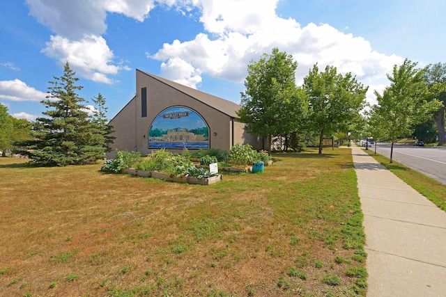 exterior space featuring a yard