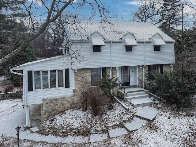 view of front of property