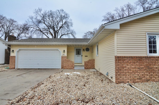 view of front of house featuring a garage