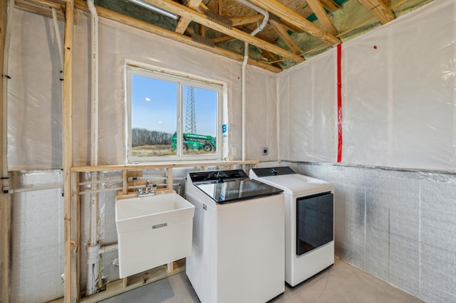 230 Eagle Ridge Dr, Roberts, WI 54023 - laundry room with washing machine and dryer