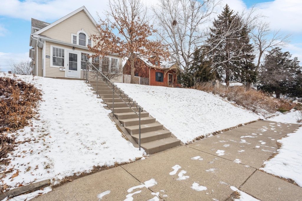 view of front of home