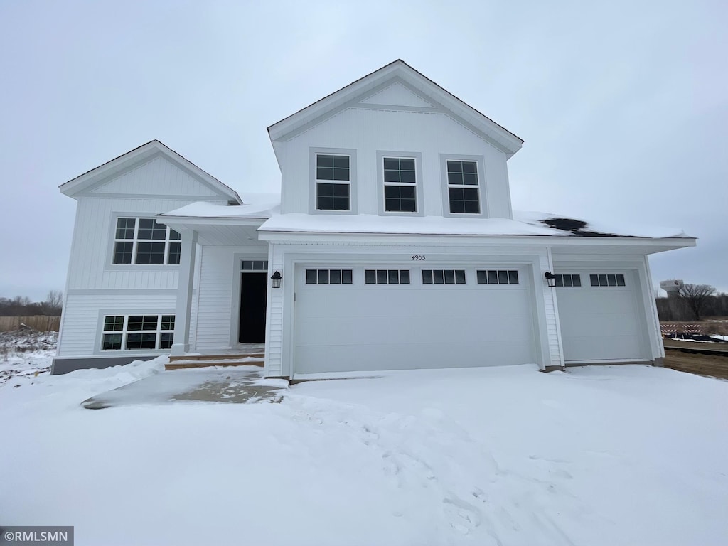 view of front of house featuring a garage