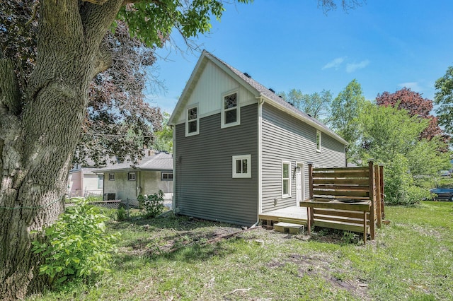 1415 Galtier St, Saint Paul, MN 55117 - back of house featuring a wooden deck