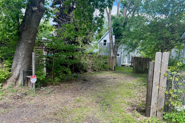1415 Galtier St, Saint Paul, MN 55117 - view of yard