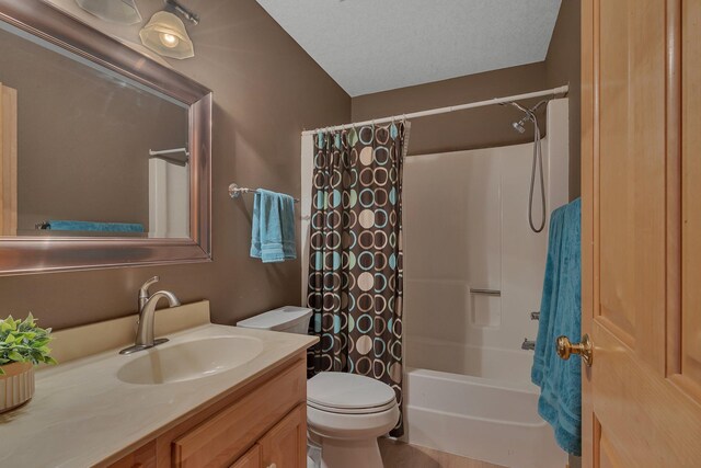5061 Oxbow Pl, Champlin, MN 55316 - bathroom featuring vanity and shower / tub combo