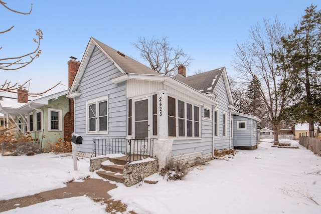 view of front of property