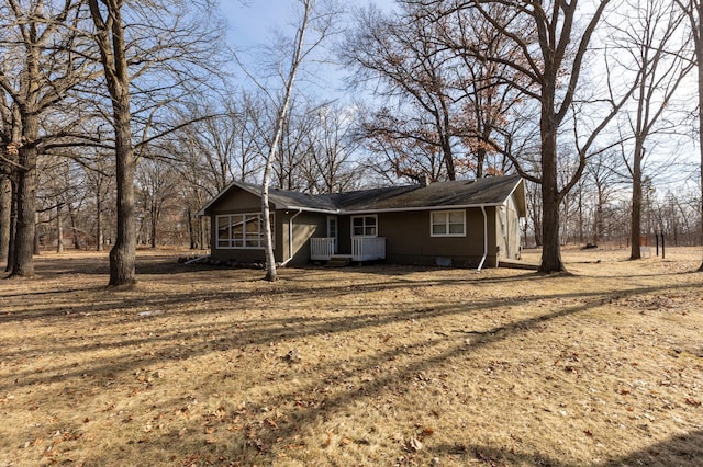 view of front facade with crawl space