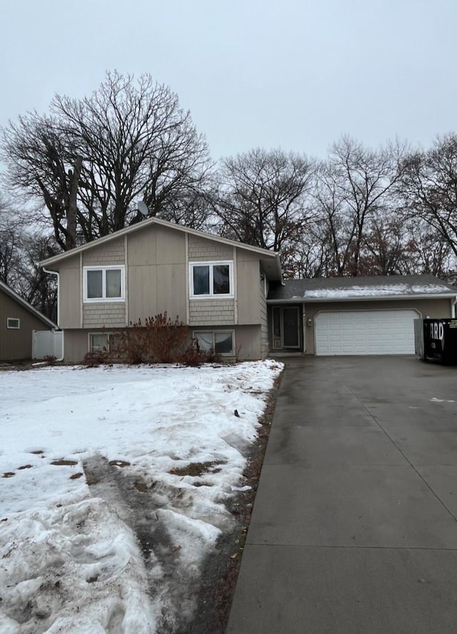 view of front of property featuring a garage