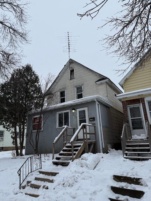 view of front of property