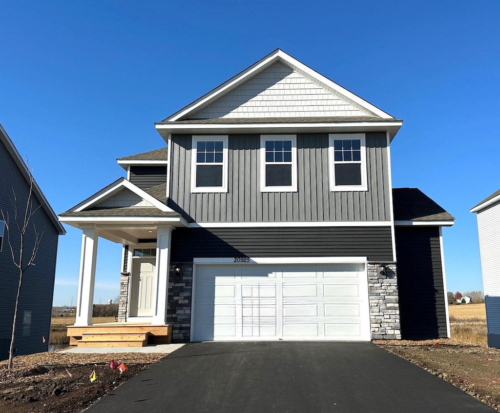 view of front facade featuring a garage