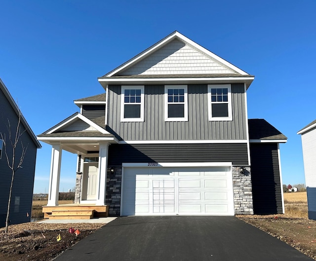 view of front facade featuring a garage