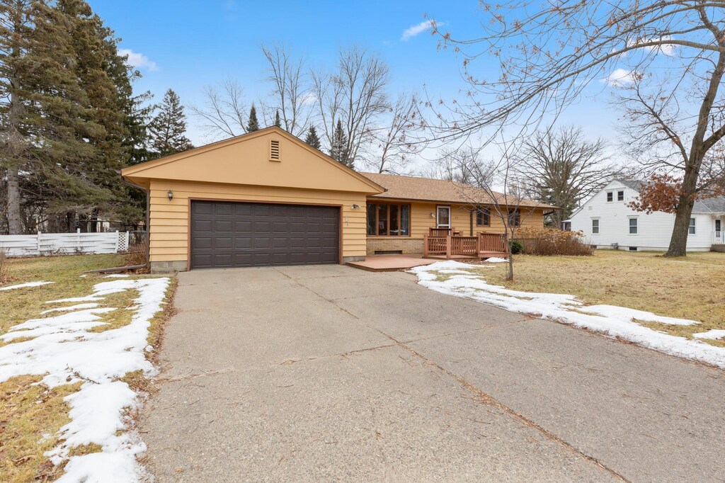 1829 Graydon Ave, Brainerd, MN 56401 - single story home with a lawn and a garage
