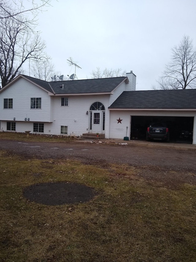 view of front facade with a garage