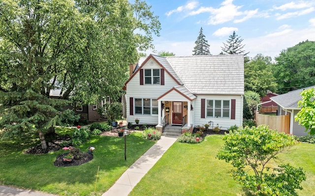 view of front of house with a front lawn