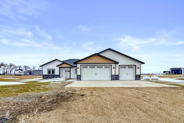 view of front of house featuring a garage