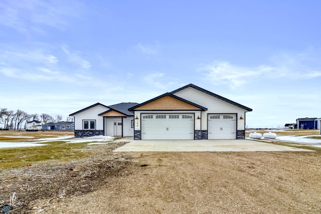 view of front of house featuring a garage