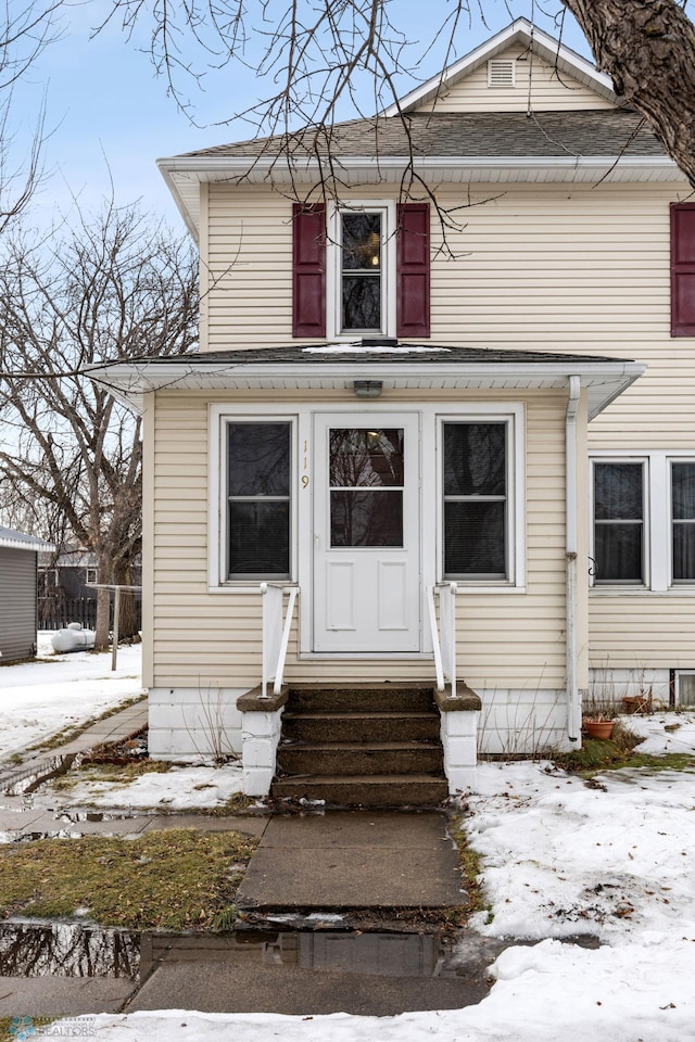 view of front of property