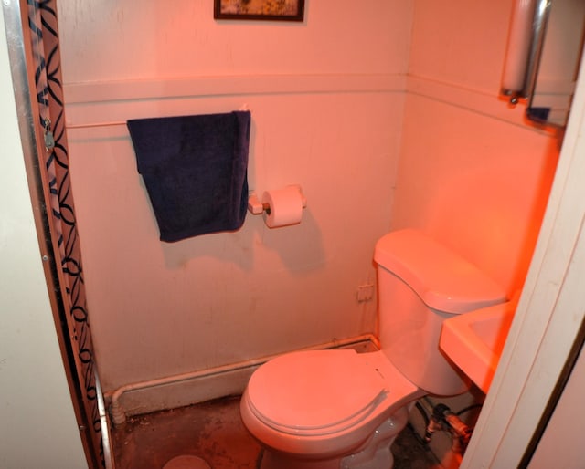 410 5th St, Montevideo, MN 56265 - full bath with toilet