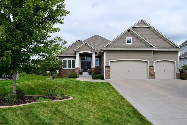 craftsman house with a front yard