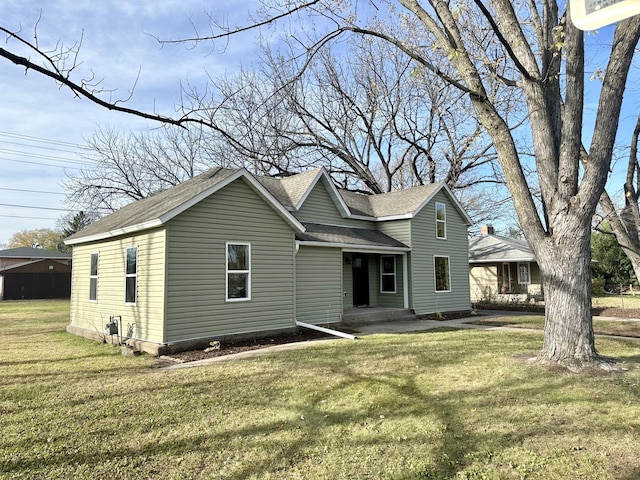 view of front of house with a front yard