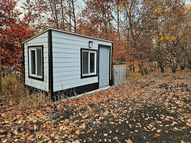 view of outdoor structure