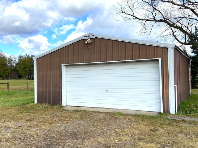 view of detached garage