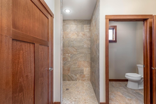 1018 Mahoe Way, Mankato, MN 56001 - full bath featuring toilet and a tile shower