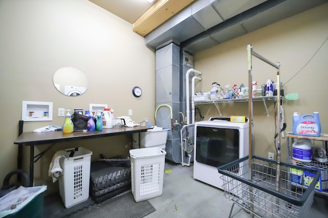 laundry area featuring washer / clothes dryer