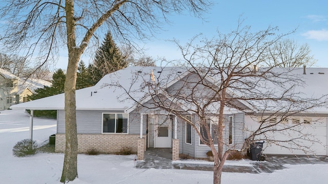 view of front of home featuring a garage