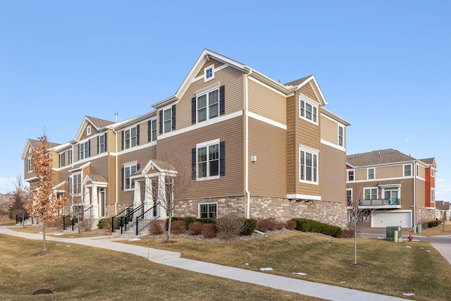 view of front of house featuring a front yard