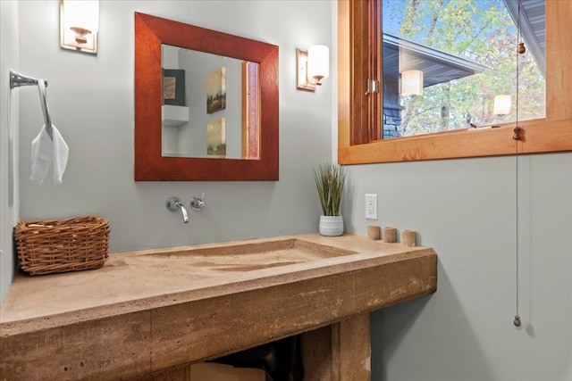 bathroom featuring sink