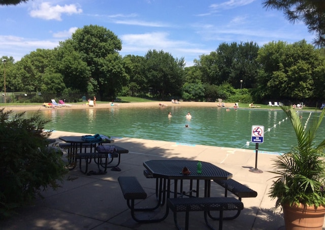 view of swimming pool