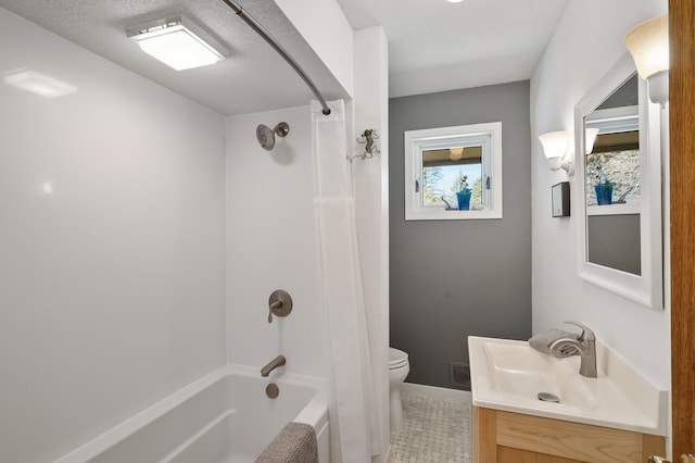 full bathroom with shower / bath combination with curtain, tile patterned flooring, vanity, baseboards, and toilet