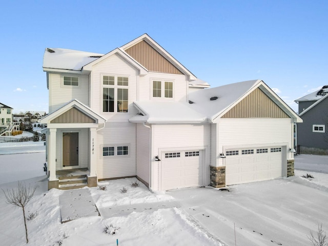 view of front facade with a garage