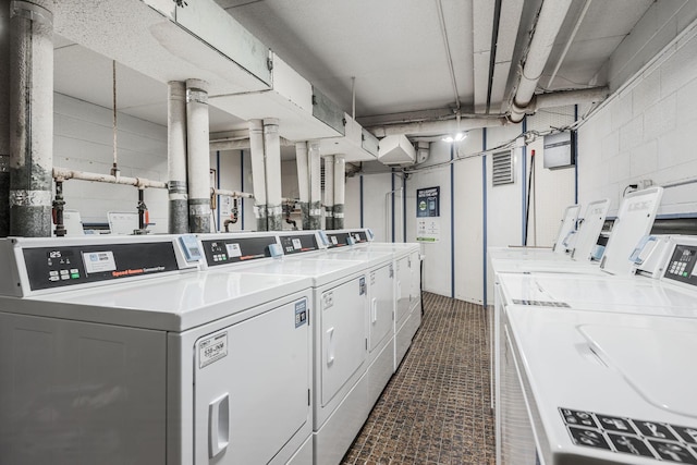 washroom with washer and clothes dryer