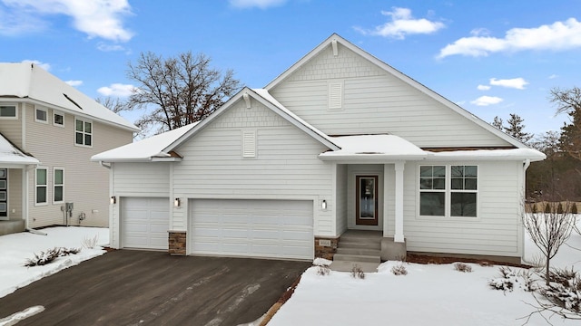 view of front facade featuring a garage