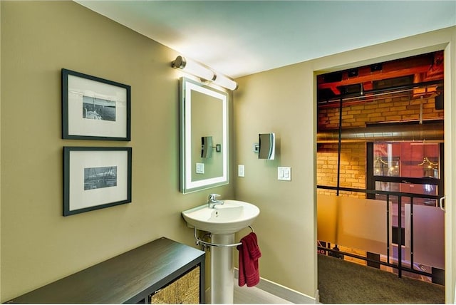 bathroom featuring sink