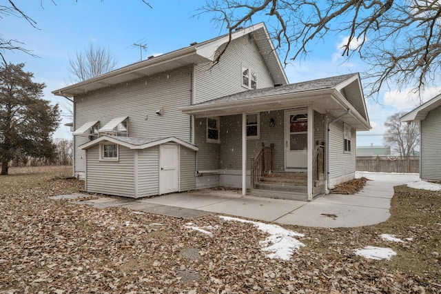 view of front of property